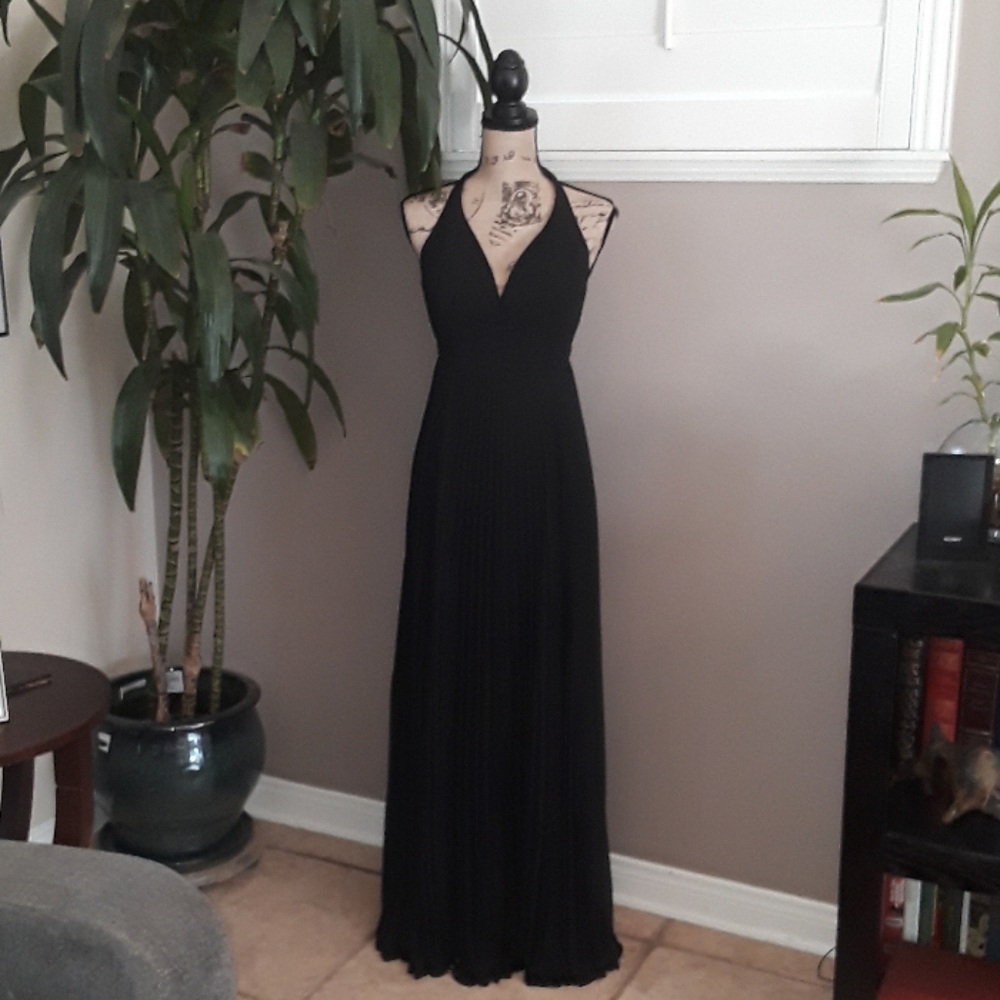 NWT, Laundry by Shelli Segal Black Halter Dress